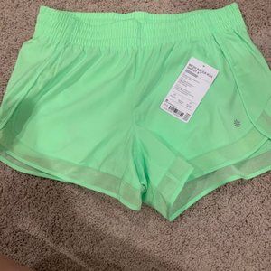 Athleta mesh racer run short 4"